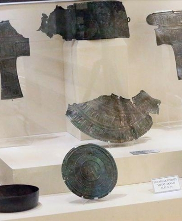 Ağrı Emniyet Müdürlüğü'nden Kars Müzesi'ne Urartu Eserleri Teslimatı 7 agri-emniyet-mudurlugunden-kars-muzesine-urartu-eserleri-teslimati-MndVfpZt.jpg