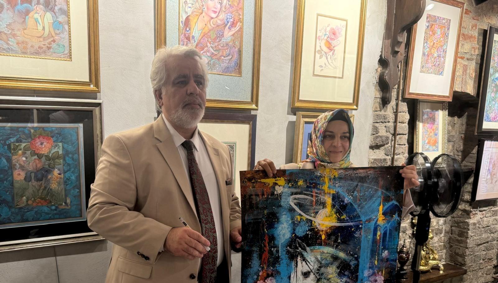 Alireza Aghamiri'nin Minyatür ve Tezhip Sergisi Türkiye'de Açıldı 2 alireza-aghamirinin-minyatur-ve-tezhip-sergisi-turkiyede-acildi-irdZqlAw.jpg