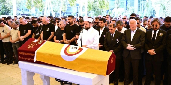 Aydemir Akbaş Son Yolculuğuna Alkışlarla Uğurlandı