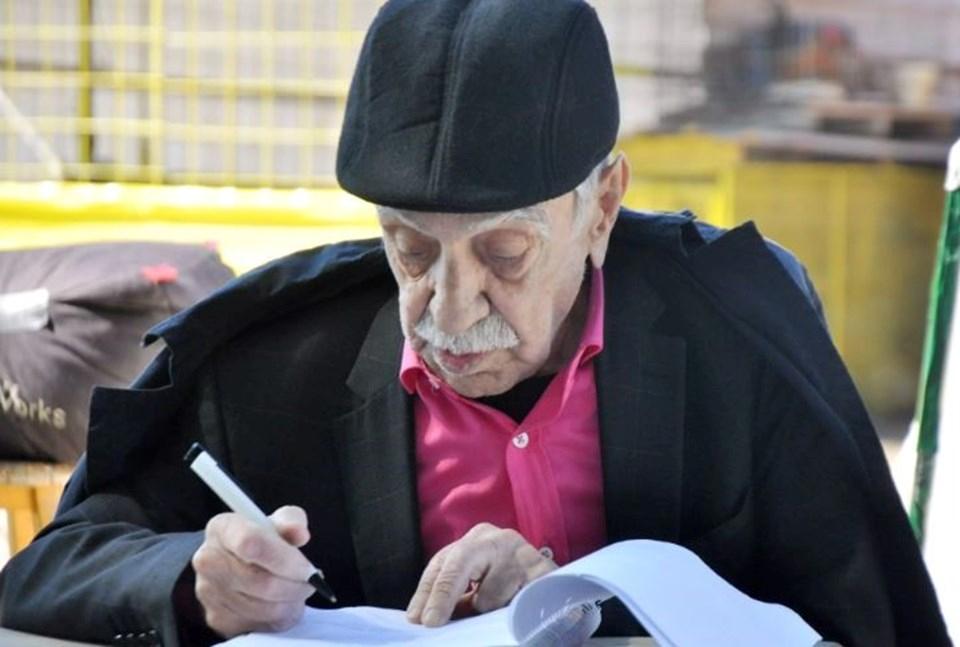 Aydemir Akbaş: Türk Sinemasının ve Tiyatrosunun Öncüsü 1 Aydemir Akbaş: Türk Sinemasının ve Tiyatrosunun Öncü İsimlerinden Biri