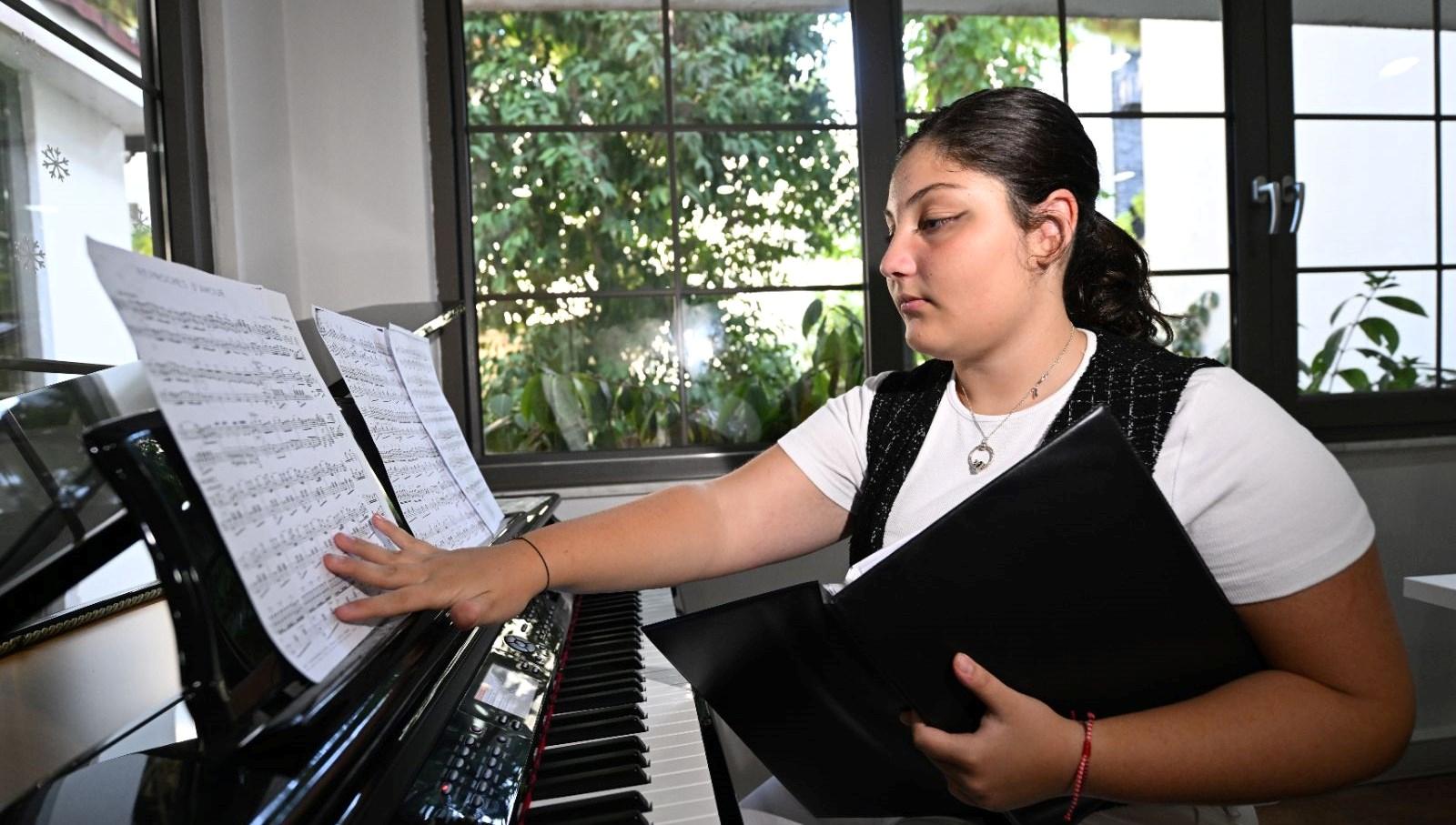 Bade Uygun: Uluslararası Müzik Yarışmalarında Başarı Elde Eden Genç Yetenek 3 bade-uygun-uluslararasi-muzik-yarismalarinda-basari-elde-eden-genc-yetenek-bhVukCrr.jpg