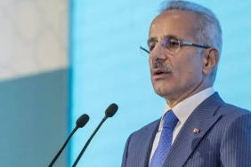bakan-uraloglu-genclere-kariyer-tavsiyeleri-verdi-ve-instagram-erisim-engeline-aciklik-getirdi-83vOhqBb.jpg