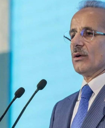 Bakan Uraloğlu, Gençlere Kariyer Tavsiyeleri Verdi ve Instagram Erişim Engeline Açıklık Getirdi 2 bakan-uraloglu-genclere-kariyer-tavsiyeleri-verdi-ve-instagram-erisim-engeline-aciklik-getirdi-83vOhqBb.jpg