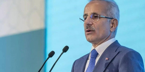 Bakan Uraloğlu, Gençlere Kariyer Tavsiyeleri Verdi ve Instagram Erişim Engeline Açıklık Getirdi
