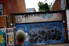 Banksy'nin Londra'daki Sanat Eseri Çalındı 3 banksynin-londradaki-sanat-eseri-calindi-IS3j7m4R.jpg