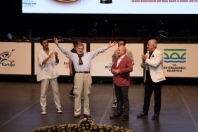 Büyükçekmece'de Onur Ödülleri Töreni ve Işın Karaca Konseri 4 buyukcekmecede-onur-odulleri-toreni-ve-isin-karaca-konseri-1Qw7Zh6f.jpg