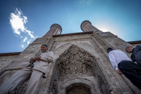 Erzurum Çifte Minareli Medresesi: Tarih, Kültür ve Ziyaretçi Artışı 4 erzurum-cifte-minareli-medresesi-tarih-kultur-ve-ziyaretci-artisi-9TWP9wRP.jpg