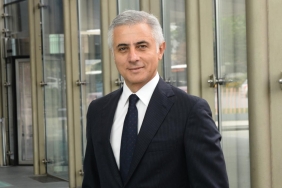 Garanti Bankası'nda Önemli Görev Değişikliği: Recep Baştuğ Görevden Ayrıldı, Mahmut Akten Genel Müdür Oldu 5 garanti-bankasinda-onemli-gorev-degisikligi-recep-bastug-gorevden-ayrildi-mahmut-akten-genel-mudur-oldu-i9KFcOVg.jpg