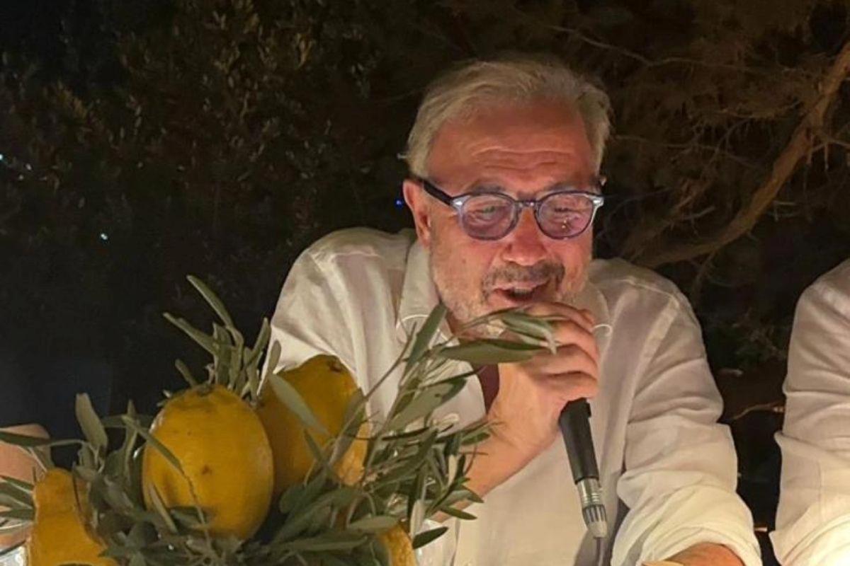 Hamdi Akın’a sarı-lacivert 70. yaş kutlaması 2 Hamdi Akın’a sarı-lacivert 70. yaş kutlaması