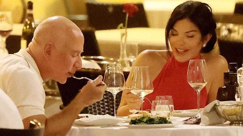 Jeff Bezos ve Lauren Sánchez'in Romantik Roma Gezisinin Detayları 13 Jeff Bezos ve Lauren Sánchez'in Romantik Roma Gezisinin Detayları