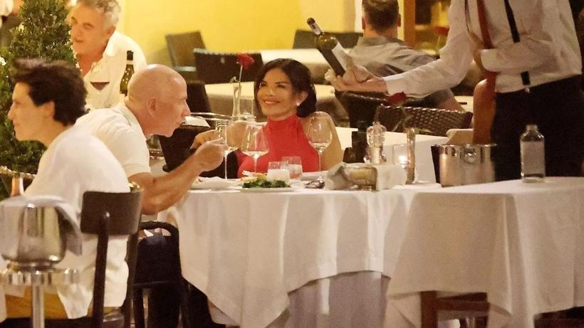 Jeff Bezos ve Lauren Sánchez'in Romantik Roma Gezisinin Detayları 20 Jeff Bezos ve Lauren Sánchez'in Romantik Roma Gezisinin Detayları