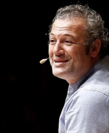 Levent Üzümcü İzmir Büyükşehir Belediyesi Şehir Tiyatroları'nın Yeni Genel Sanat Yönetmeni 9 levent-uzumcu-izmir-buyuksehir-belediyesi-sehir-tiyatrolarinin-yeni-genel-sanat-yonetmeni-fDXfcg1S.jpg