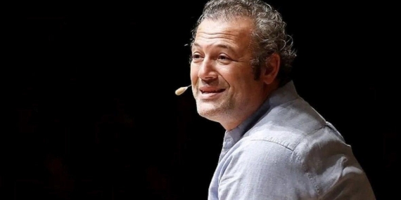Levent Üzümcü İzmir Büyükşehir Belediyesi Şehir Tiyatroları’nın Yeni Genel Sanat Yönetmeni