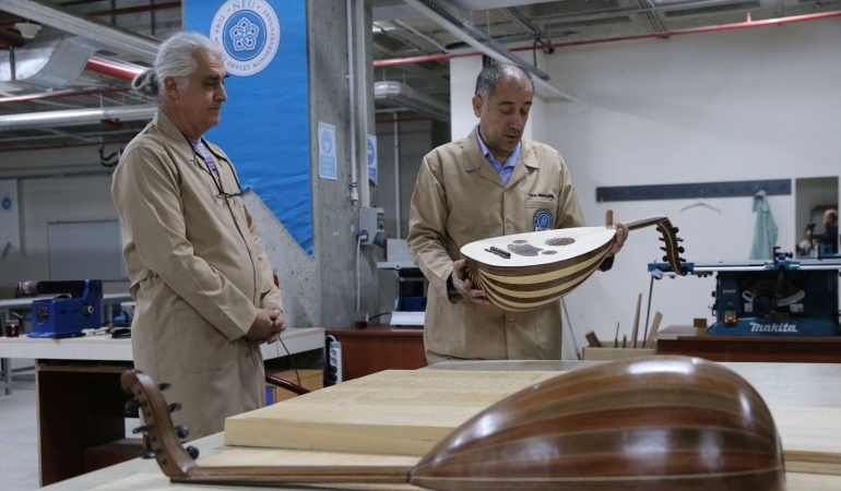 NEÜ'de Çalgı Yapım Bakım ve Onarım Atölyesi Açıldı 1 neude-calgi-yapim-bakim-ve-onarim-atolyesi-acildi-nyVONKDR.jpg