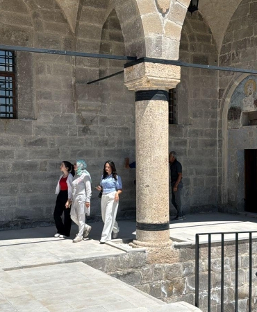 Nevşehir Kültür Yolu Festivali ve Refik Anadol'un Eseri 10 nevsehir-kultur-yolu-festivali-ve-refik-anadolun-eseri-kpIHzlxe.jpg