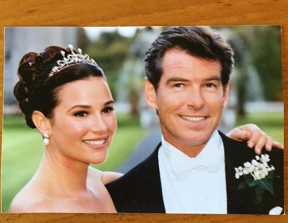Pierce Brosnan ve Keely Shaye Smith'in 23. Evlilik Yıl Dönümü Kutlaması 2 Pierce Brosnan ve Keely Shaye Smith'in 23. Evlilik Yıl Dönümü Kutlaması