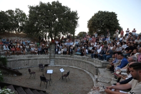 Troya Festivali'nin 61. Yılı Kutlandı 11 troya-festivalinin-61-yili-kutlandi-5u2wPlHR.jpg