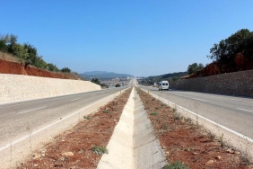 Türkiye Karayollarında Devam Eden Yol Çalışmaları ve Trafik Düzenlemeleri 5 turkiye-karayollarinda-devam-eden-yol-calismalari-ve-trafik-duzenlemeleri-ZSPuRBix.jpg