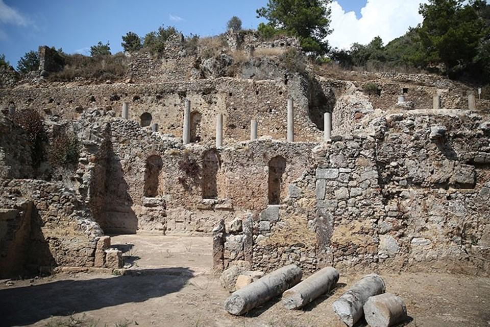 2 Bin Yıllık Sütunlar Yeniden Hayat Buldu: Syedra Antik Kenti'nin Gizemli Geçmişi Ortaya Çıkıyor! 2 2 Bin Yıllık Sütunlar Yeniden Hayat Buldu: Syedra Antik Kenti'nin Gizemli Geçmişi Ortaya Çıkıyor!
