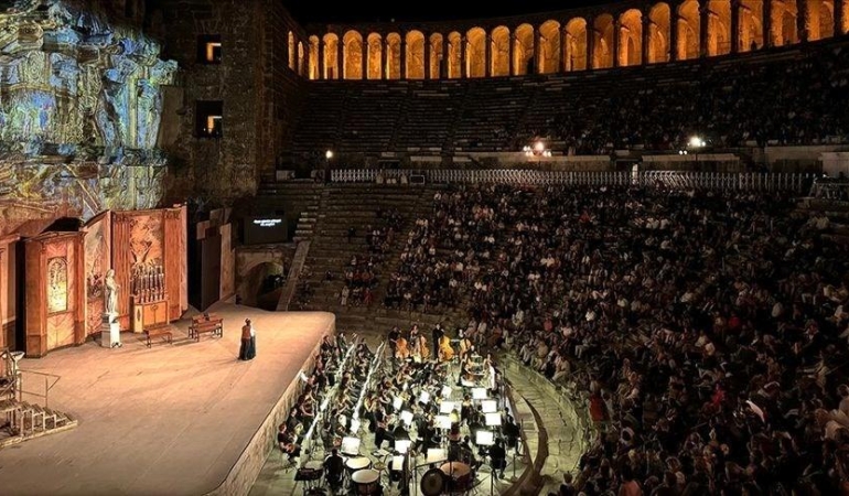 31. Uluslararası Aspendos Opera ve Bale Festivali: 12 Bin İzleyicinin Hayallerini Gerçeğe Dönüştüren Büyülü Anlar! 1 31-uluslararasi-aspendos-opera-ve-bale-festivali-12-bin-izleyicinin-hayallerini-gercege-donusturen-buyulu-z5ZPWxUO.jpg