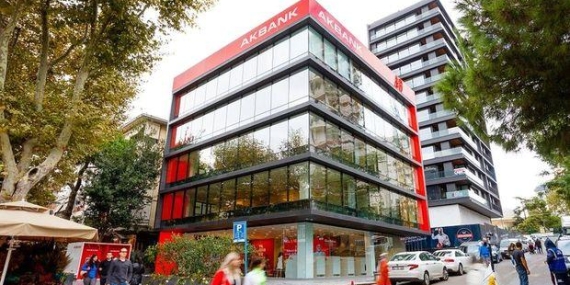Akbank’tan Şok Gelişme: Takipteki Alacaklar Satışa Çıkıyor!