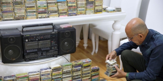 Bu Milli Antrenörün 5,200 Kasetlik Koleksiyonu, Müzik Tutkunlarının Hayallerini Gerçekleştiriyor! Şaşırmaya Hazır Olun!