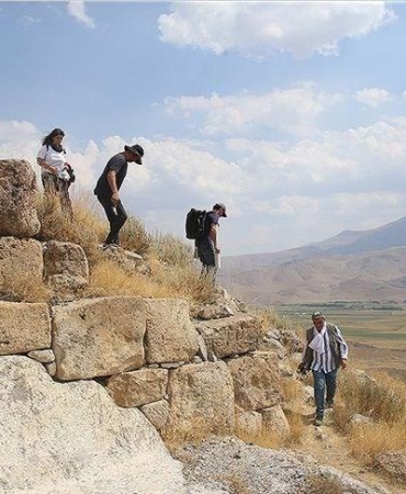 Çavuştepe Kalesi'nde Urartu Metal İşçiliği Üzerine Önemli Araştırmalar 9 cavustepe-kalesinde-urartu-metal-isciligi-uzerine-onemli-arastirmalar-2Ez6u27B.jpg