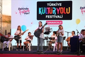 Çocuklar İçin Renkli Festival Deneyimi: Eğlence ve Öğrenme Bir Arada 2 cocuklar-icin-renkli-festival-deneyimi-eglence-ve-ogrenme-bir-arada-uct2wIc7.jpg