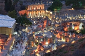 Efes Antik Kenti: Tarih ve Gece Müzeciliği Deneyimi 4 efes-antik-kenti-tarih-ve-gece-muzeciligi-deneyimi-MBknEkT6.jpg