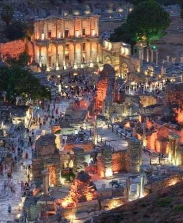 Efes Antik Kenti: Tarih ve Gece Müzeciliği Deneyimi 7 efes-antik-kenti-tarih-ve-gece-muzeciligi-deneyimi-MBknEkT6.jpg