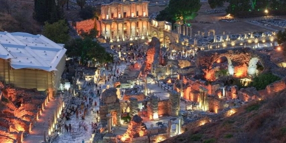 Efes Antik Kenti: Tarih ve Gece Müzeciliği Deneyimi
