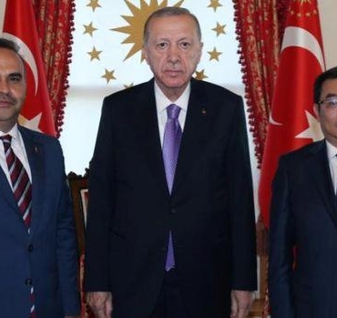Erdoğan, Chery International'ın Güçlü Başkanı Guibingi'yi Tarihi Bir Ziyaretle Ağırladı! 5 erdogan-chery-internationalin-guclu-baskani-guibingiyi-tarihi-bir-ziyaretle-agirladi-tpxDnM1S.jpg