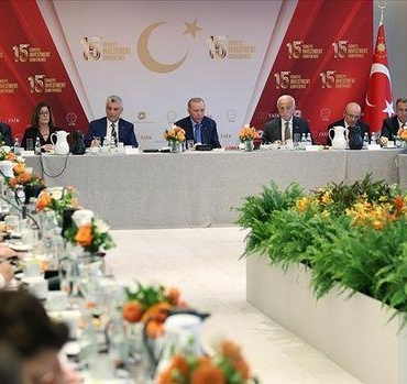 Erdoğan: Türkiye'nin Küresel Yatırım Pastasındaki Payını Rekor Oranda Yükselteceğiz! 3 erdogan-turkiyenin-kuresel-yatirim-pastasindaki-payini-rekor-oranda-yukseltecegiz-FmBYa9hc.jpg