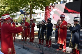 İtfaiye Haftası: Cesur Kahramanların Coşkulu Kutlamasıyla Yangın Güvenliğine Dikkat Çekildi! 6 itfaiye-haftasi-cesur-kahramanlarin-coskulu-kutlamasiyla-yangin-guvenligine-dikkat-cekildi-QIUzXC7Z.jpg