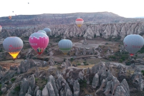 Kapadokya: Tarih ve Doğanın Büyüleyici Buluşması 1 kapadokya-tarih-ve-doganin-buyuleyici-bulusmasi-jkXcnwXj.jpg