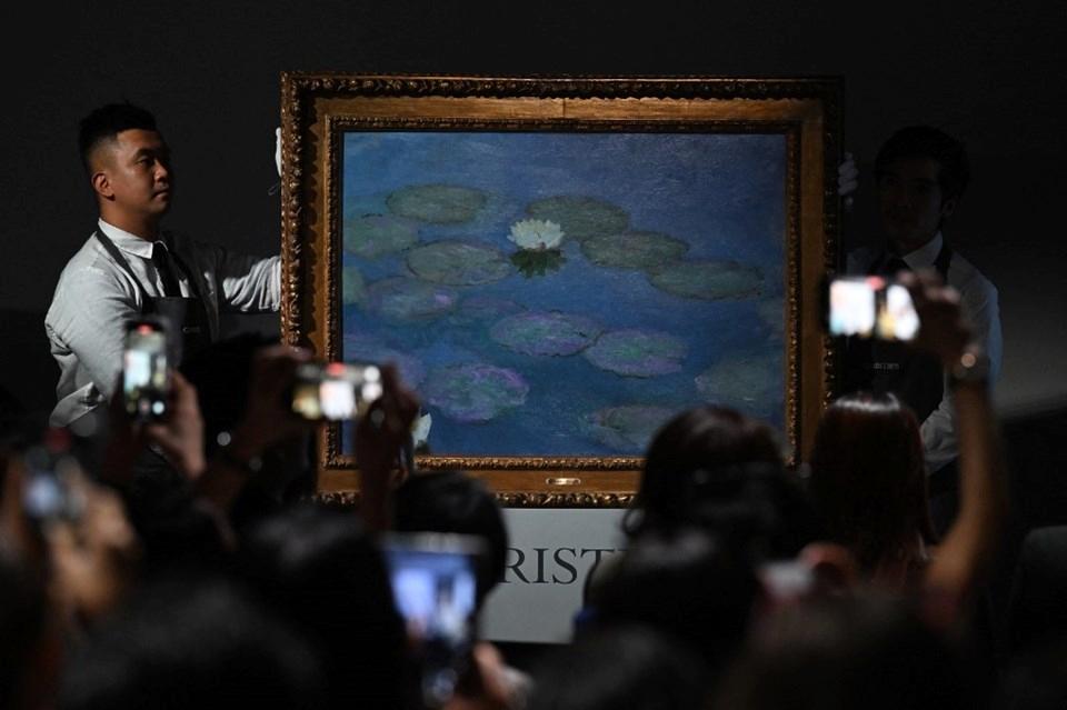 Monet'in Efsanevi Nilüferler Tablosu: 30 Milyon Dolarla Rekor Kırdı, Sanat Dünyası Şokta! 1 Claude Monet'nin