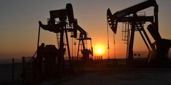 Petrol Fiyatlarında Sert Düşüş Devam Ediyor