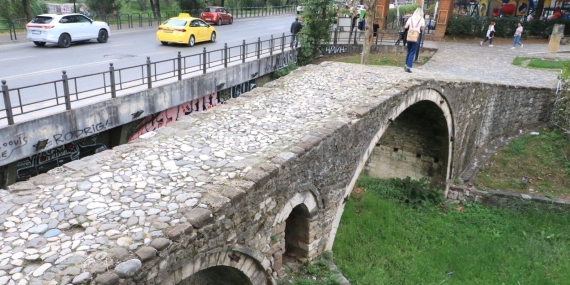 Tabakhane Köprüsü: Zamanın Testine Direnen Tarihi Bir Mühendislik Harikası!
