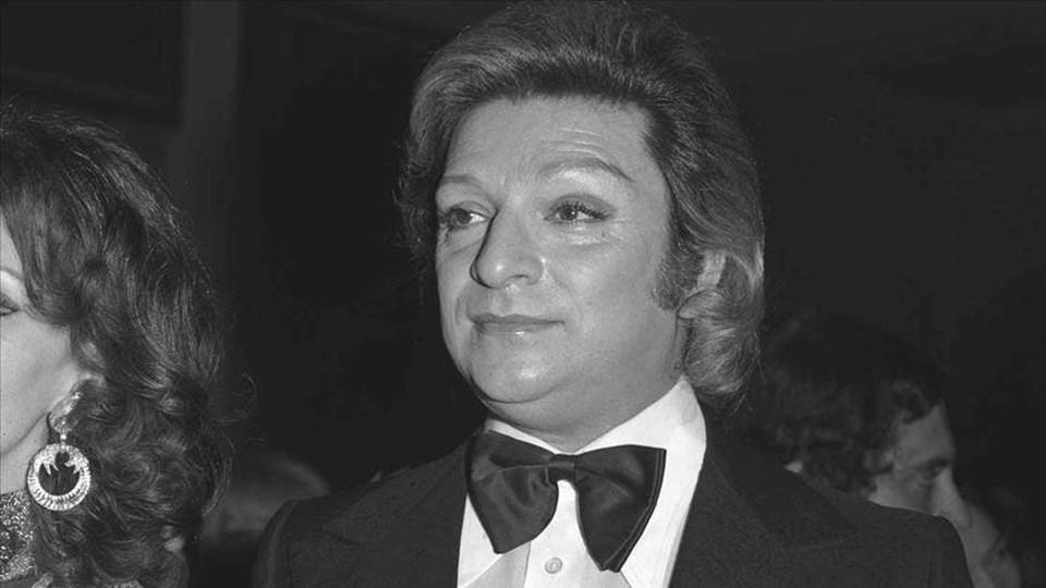 Zeki Müren'in Ebediyete İntikalinin Üzerinden 28 Yıl Geçti: Sanat Güneşi'nin Sırrı ve Unutulmaz Mirası! 1 Sanat Güneşi Zeki Müren: Unutulmaz Bir Efsane