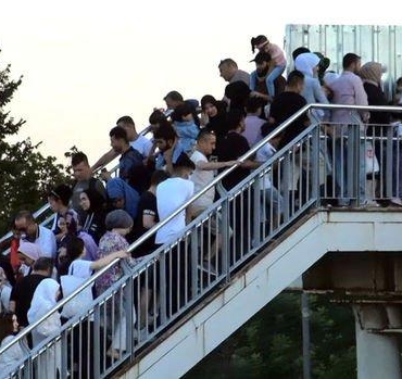 2023'te Yoksullukta Tarihi Düşüş: 697 Bin Kişi Daha Umut Buldu! 7 2023te-yoksullukta-tarihi-dusus-697-bin-kisi-daha-umut-buldu-OasFiG11.jpg