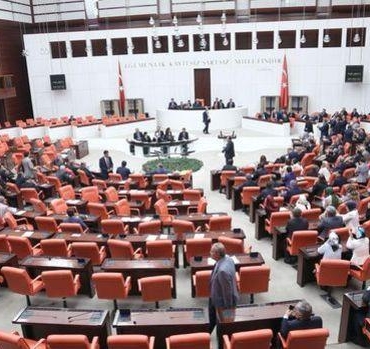 2024un-sicak-gundemi-ekonomi-ve-siyasetin-catistigi-2-ekim-KxCOLBrP.jpg