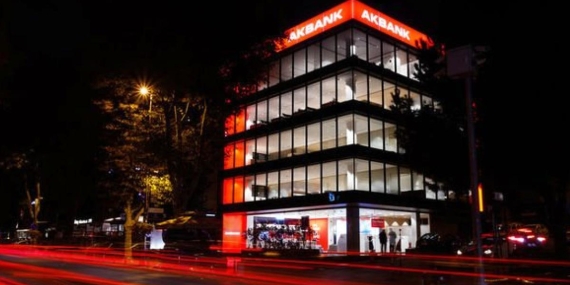 Akbank’ın Üçüncü Çeyrek Kârı: Beklentileri Alt Üst Eden Şaşırtıcı Sonuç!