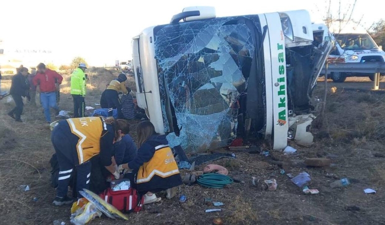 Aksaray'da Yolcu Otobüsü Faciası: 6 Kayıp, 25 Yaralı 6 aksarayda-yolcu-otobusu-faciasi-6-kayip-25-yarali-ahMdVtXt.jpg