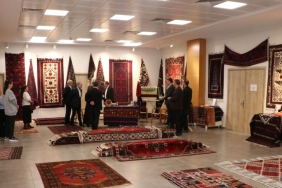 Bu Geleneksel Sanat Eseri, Yağcıbedir Halıları ile Kültürel Mirasımızı Yeniden Keşfedin! 6 bu-geleneksel-sanat-eseri-yagcibedir-halilari-ile-kulturel-mirasimizi-yeniden-kesfedin-7nVBBKOs.jpg