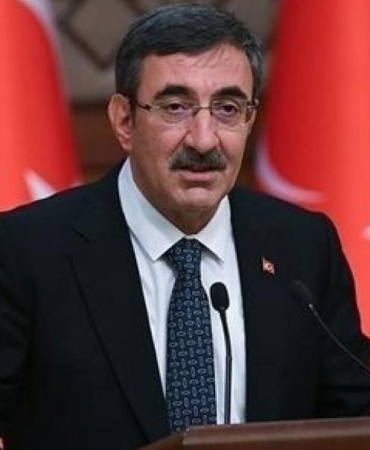 Cumhurbaşkanlığı Koltuğuna Cevdet Yılmaz'ın Vekaleti: Türkiye'de Yeni Bir Dönem Başlıyor! 5 cumhurbaskanligi-koltuguna-cevdet-yilmazin-vekaleti-turkiyede-yeni-bir-donem-basliyor-emNlawxA.jpg