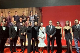 Cumhuriyet Şarkısı Filminin Galası: Tarihin Tozlu Sayfalarından Yükselen Bir Efsane! 14 cumhuriyet-sarkisi-filminin-galasi-tarihin-tozlu-sayfalarindan-yukselen-bir-efsane-OJ7EQOHM.jpg