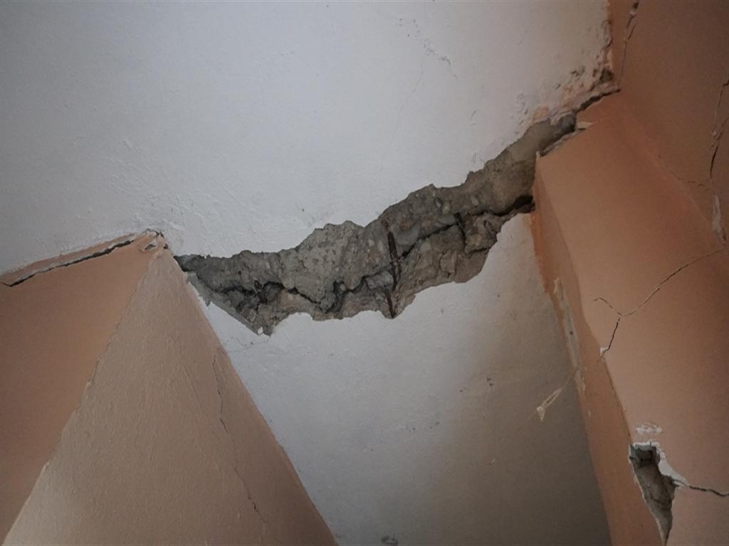 Deprem Sonrası Oluşan Çatlakları Bez Parçalarıyla Gizlemek 4 Hasar Tespit Çalışmaları
