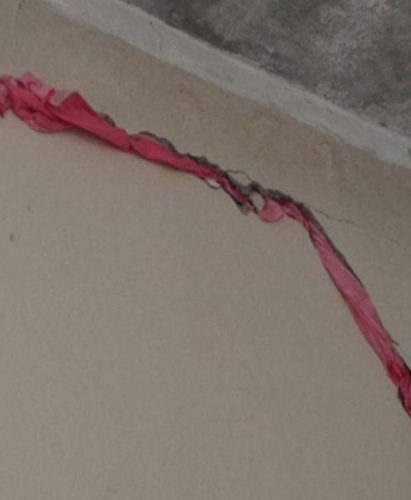 Deprem Sonrası Oluşan Çatlakları Bez Parçalarıyla Gizlemek 4 deprem-sonrasi-olusan-catlaklari-bez-parcalariyla-gizlemek-jBv8AEq1.jpg