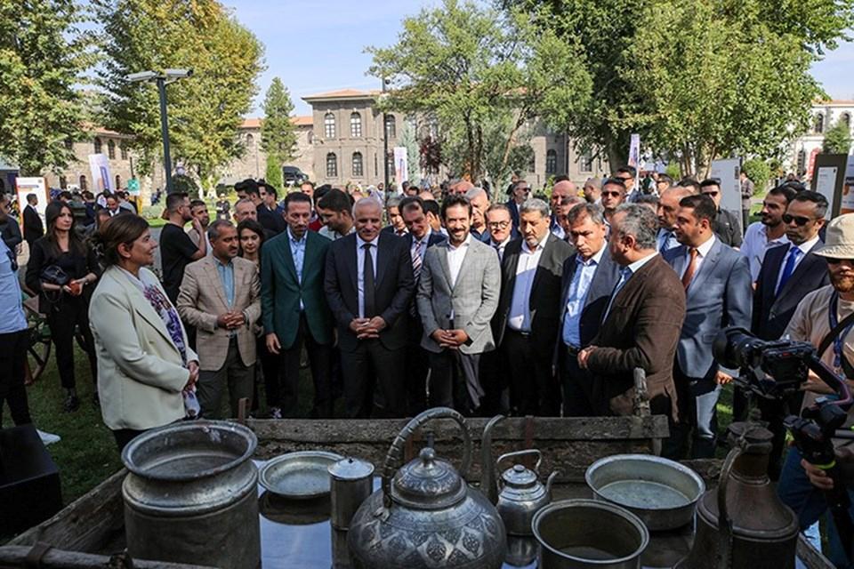 Diyarbakır Kültür Yolu Festivali: Unutulmaz Bir Deneyime Hazır Mükemmel Bir Yolculuğa Çıkmaya Ne Dersiniz? 2 Diyarbakır Kültür Yolu Festivali: Unutulmaz Bir Deneyime Hazır Mükemmel Bir Yolculuğa Çıkmaya Ne Dersiniz?