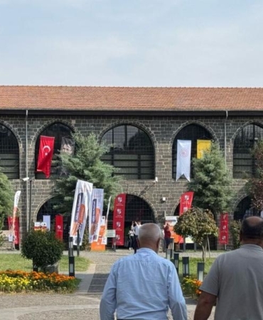 Diyarbakır Kültür Yolu Festivali'nde 6. Gün: Kaçırılmaması Gereken Etkinliklerle Dolu Bir Gün Sizi Bekliyor! 8 diyarbakir-kultur-yolu-festivalinde-6-gun-kacirilmamasi-gereken-etkinliklerle-dolu-bir-gun-sizi-bekliyor-rfgQjy78.jpg